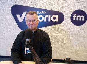 Ksiądz Piotr Krzyszkowski Prezes Fundacji Caritas Diecezji Łowickiej