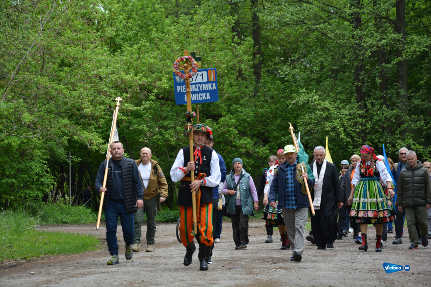 owicka-jask-ka-w-drodze-na-jasn-g-r-radio-victoria