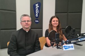 ks.Robert Awerjanow i Maria Kozłowska -VI Powiatowy Festiwal Piosenki Religijnej